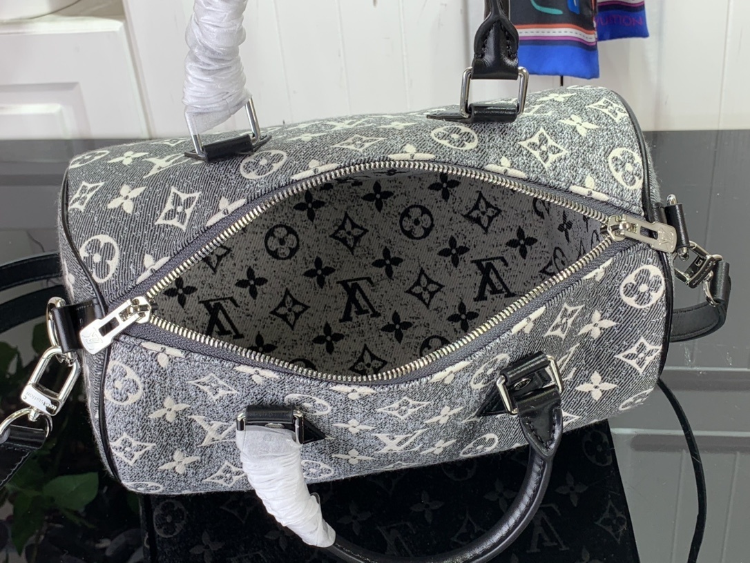 LV Handbag m21464