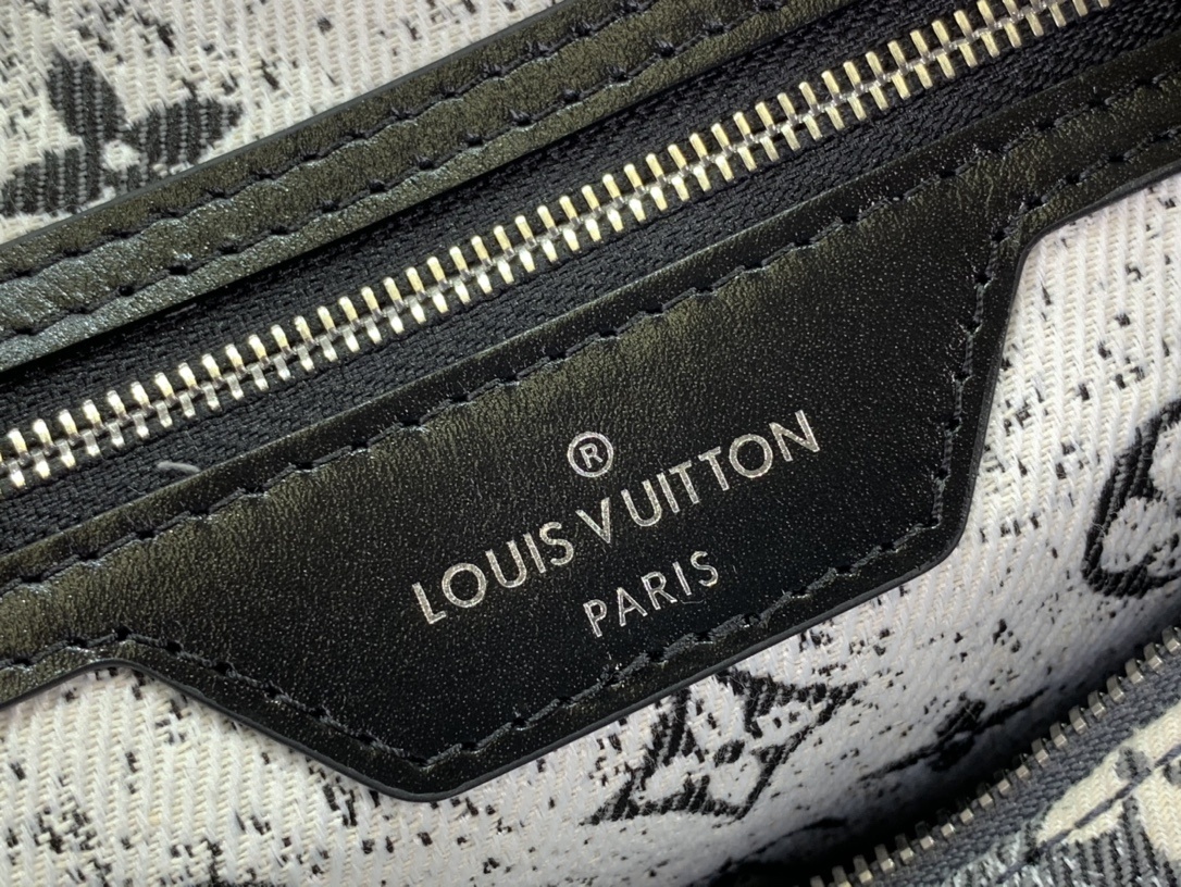 LV Handbag m21464