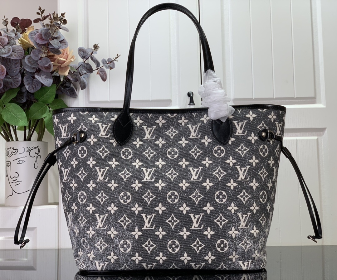 LV Handbag m21465