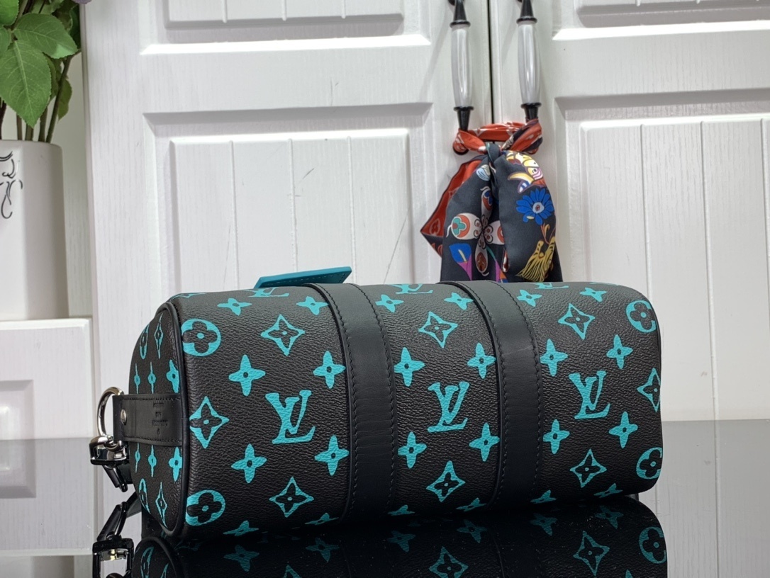LV Handbag M21938 