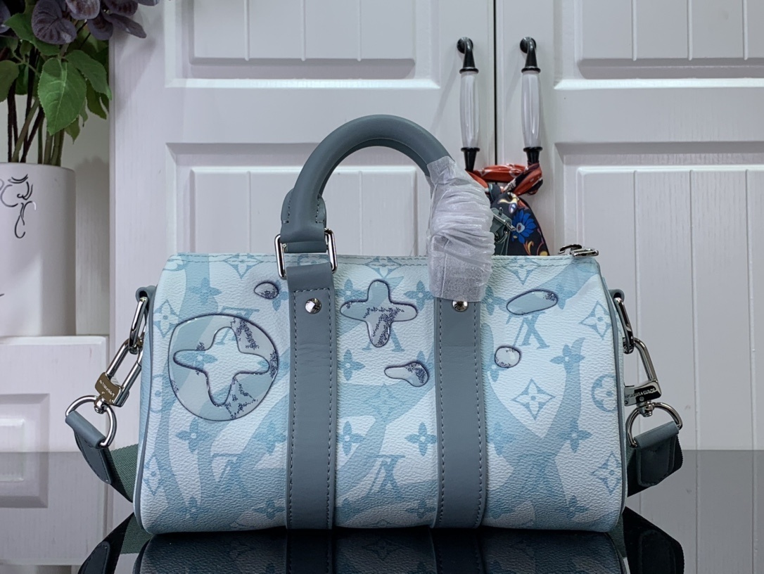LV Handbag m22527 