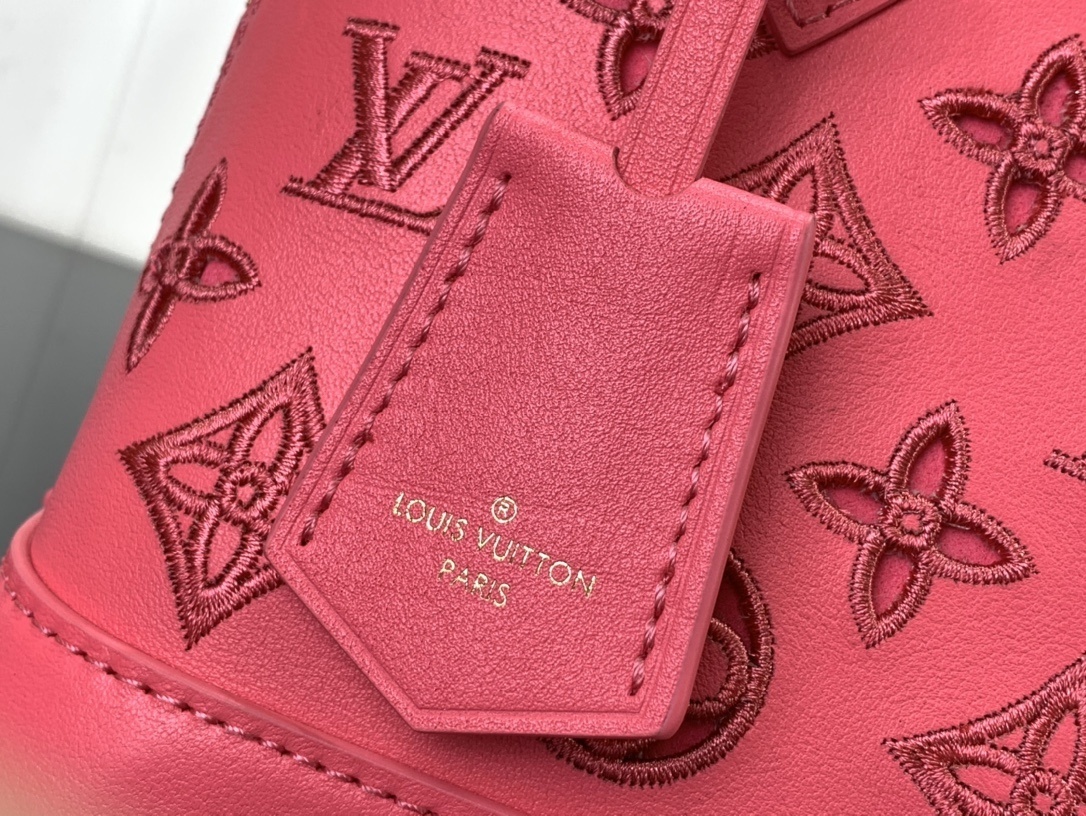 LV Handbag m22878 
