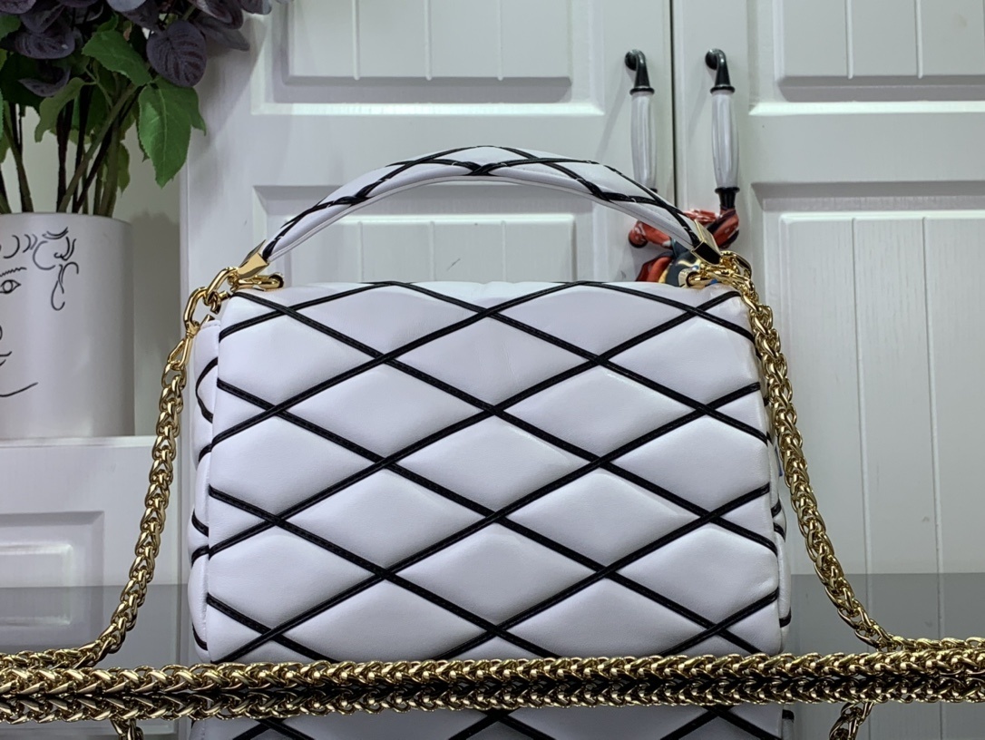 LV Handbag m22891 
