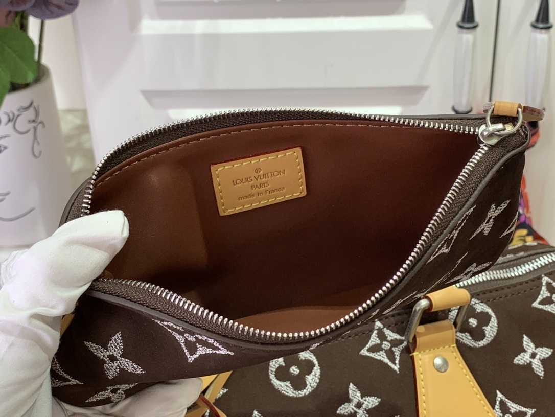 LV Handbag M24428 