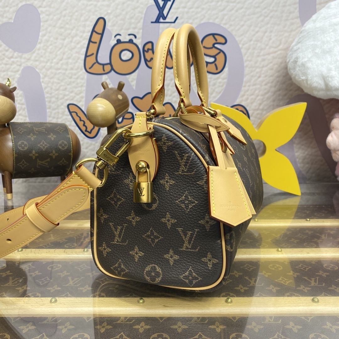 LV Handbag M24443