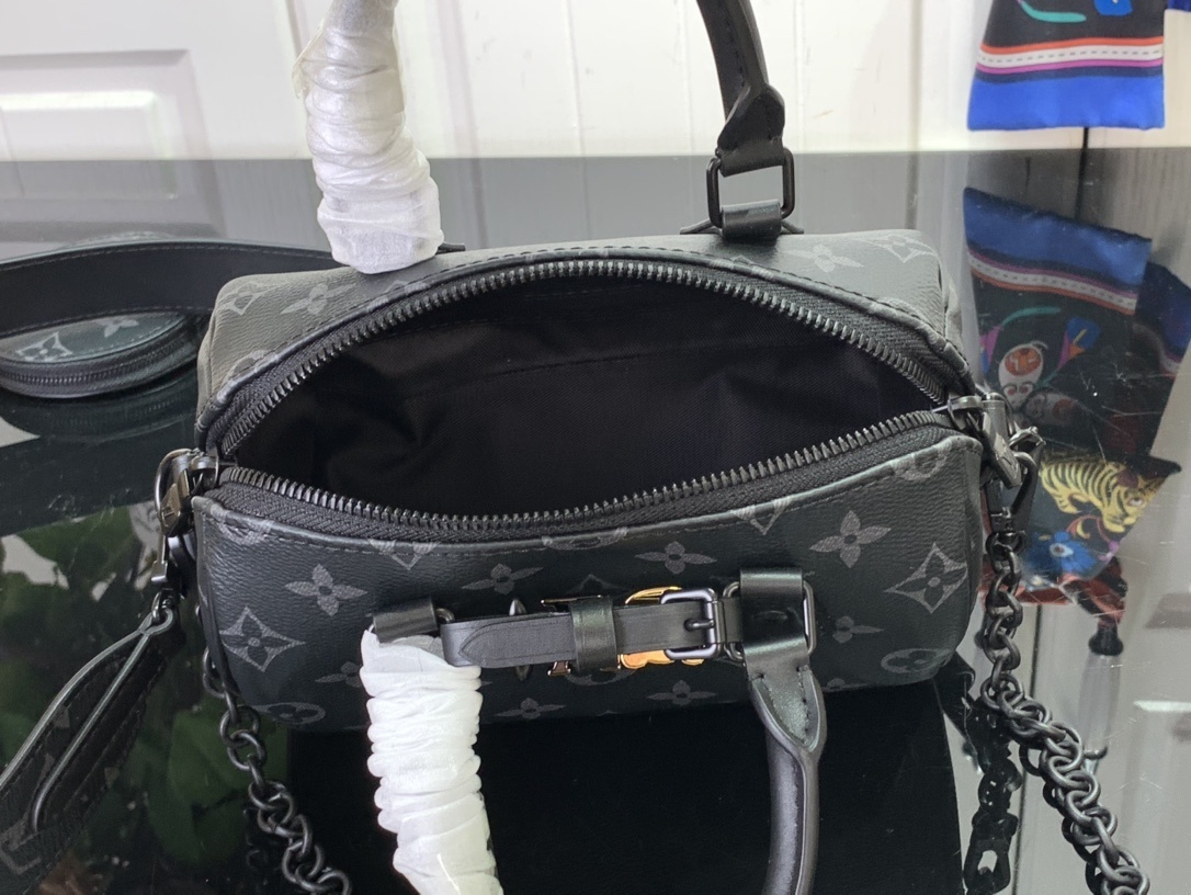 LV Handbag M24598