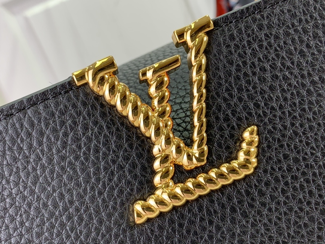 LV Handbag M24673