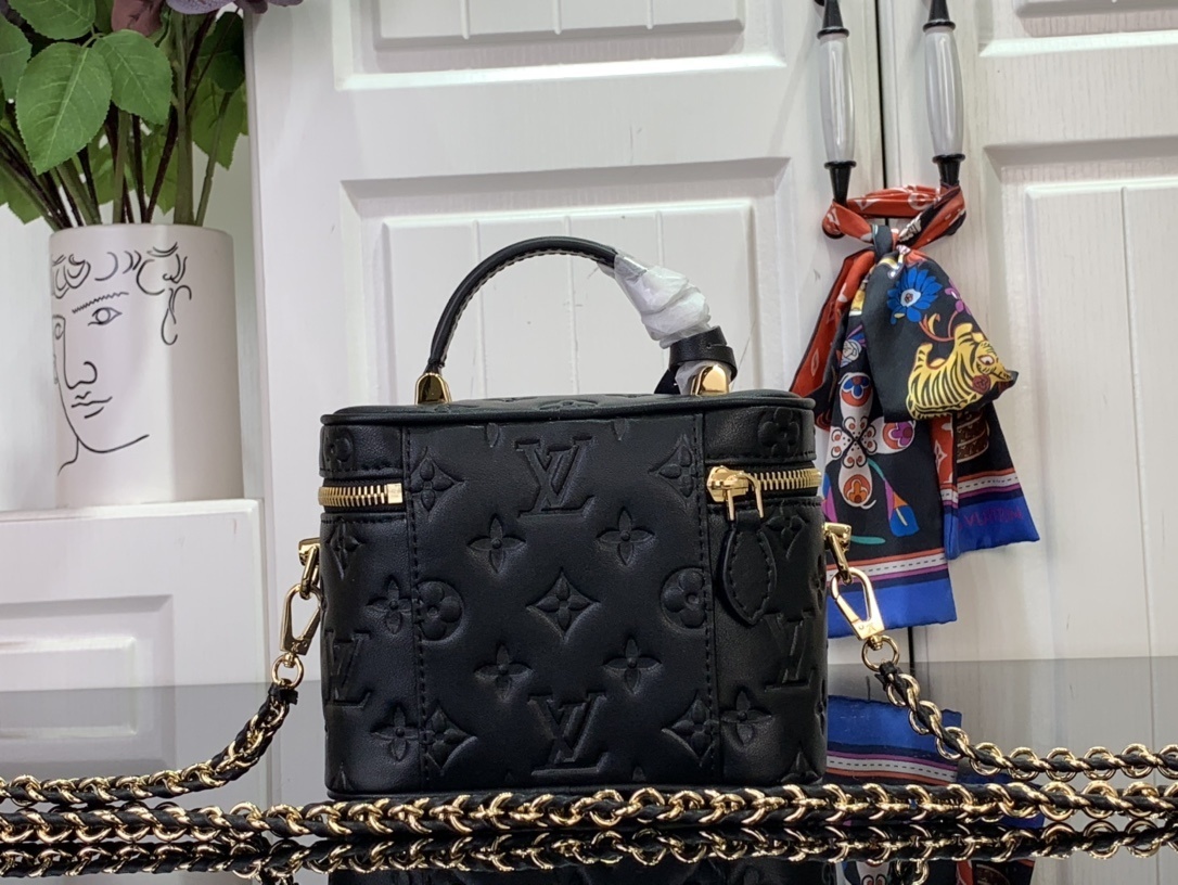 LV Handbag M25123