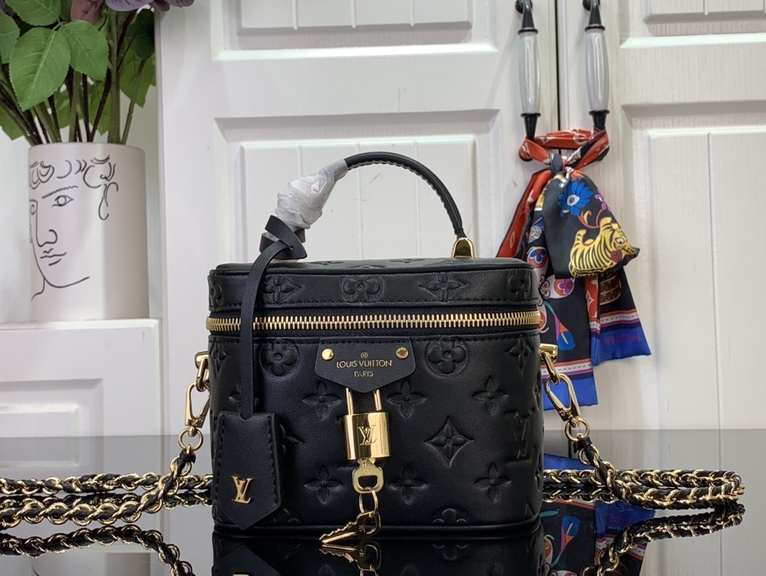 LV Handbag M25123