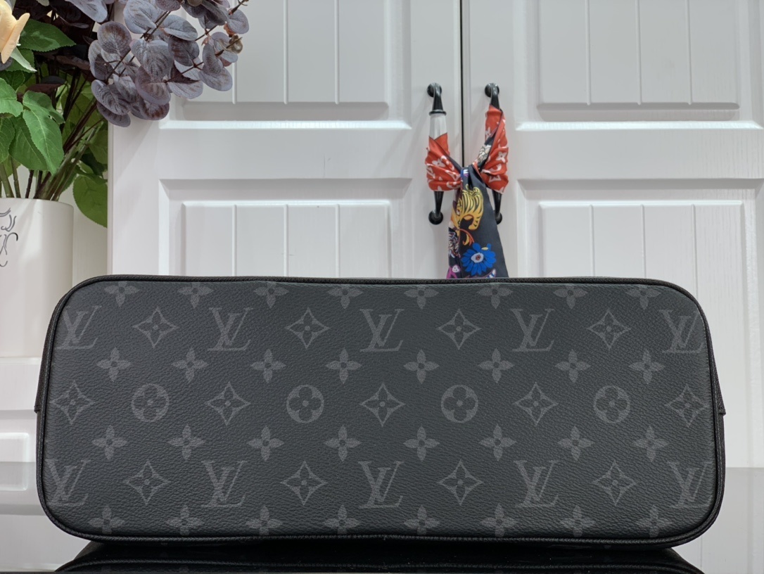 LV Handbag M30431