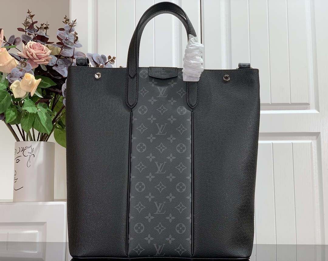 LV Handbag M30431