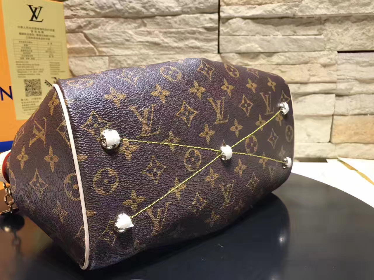 LV HANDBAG M40143