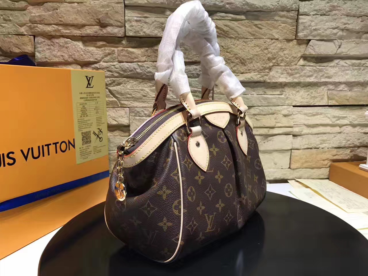 LV HANDBAG M40143
