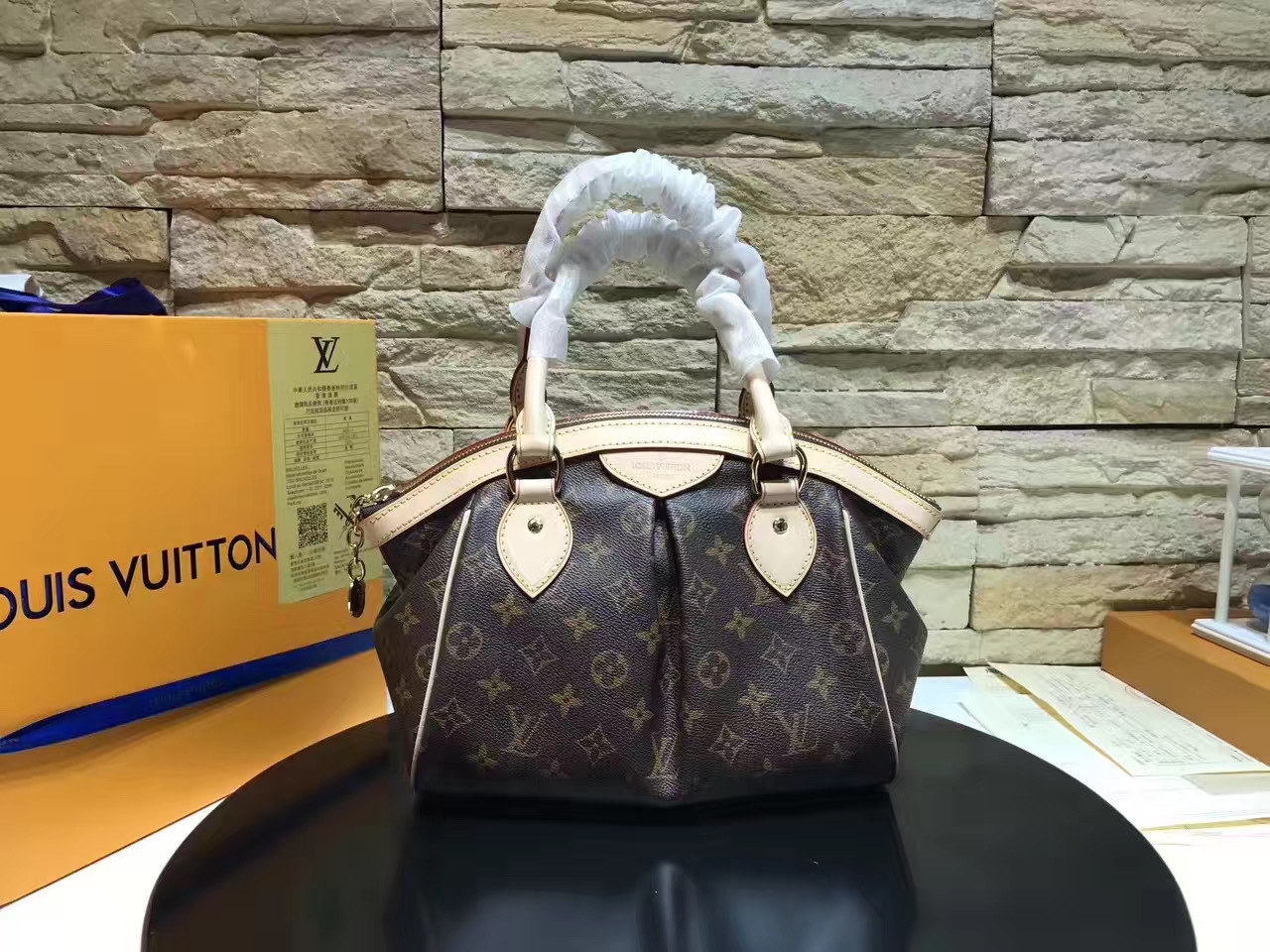 LV HANDBAG M40143