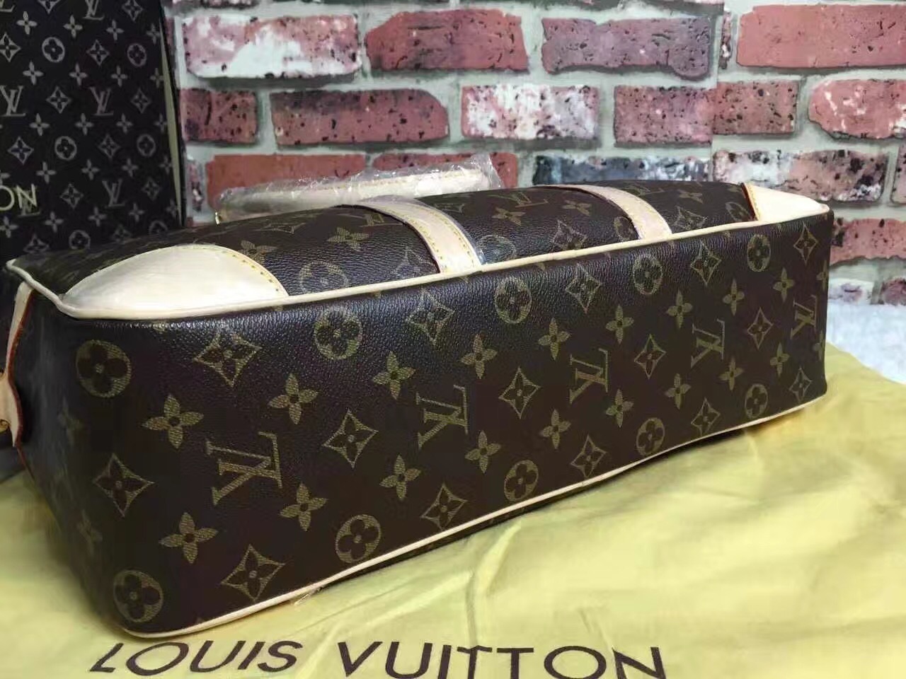 LV handbag M40223