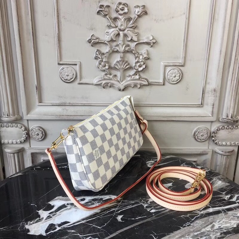 LV Handbag M40712 
