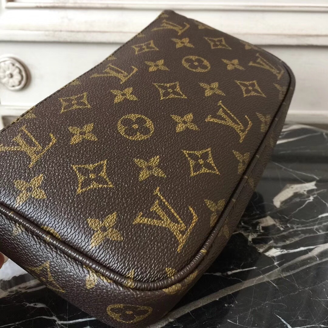 LV Handbag M40712 