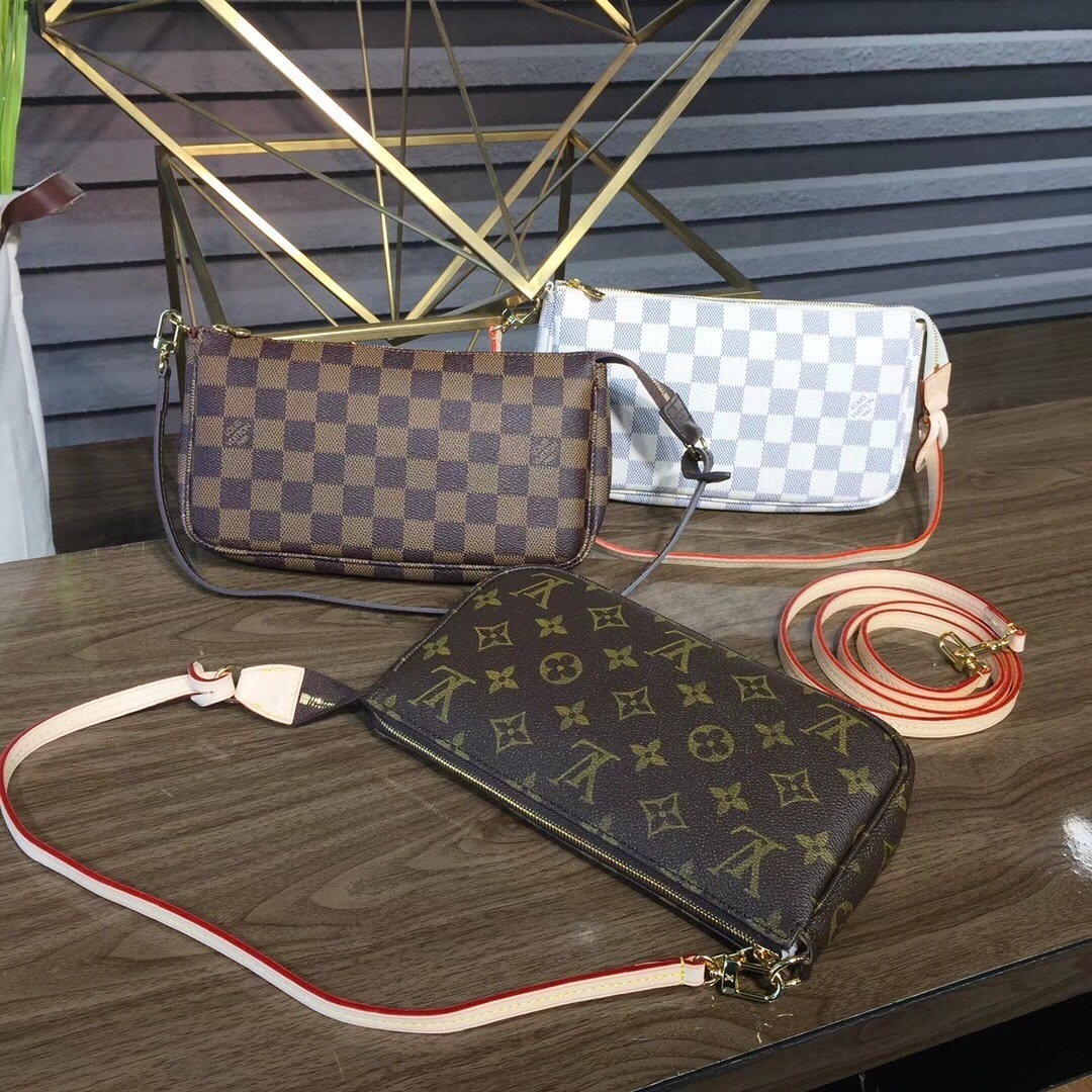 LV Handbag M40712 