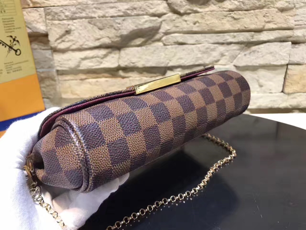 LV Handbag M40717 