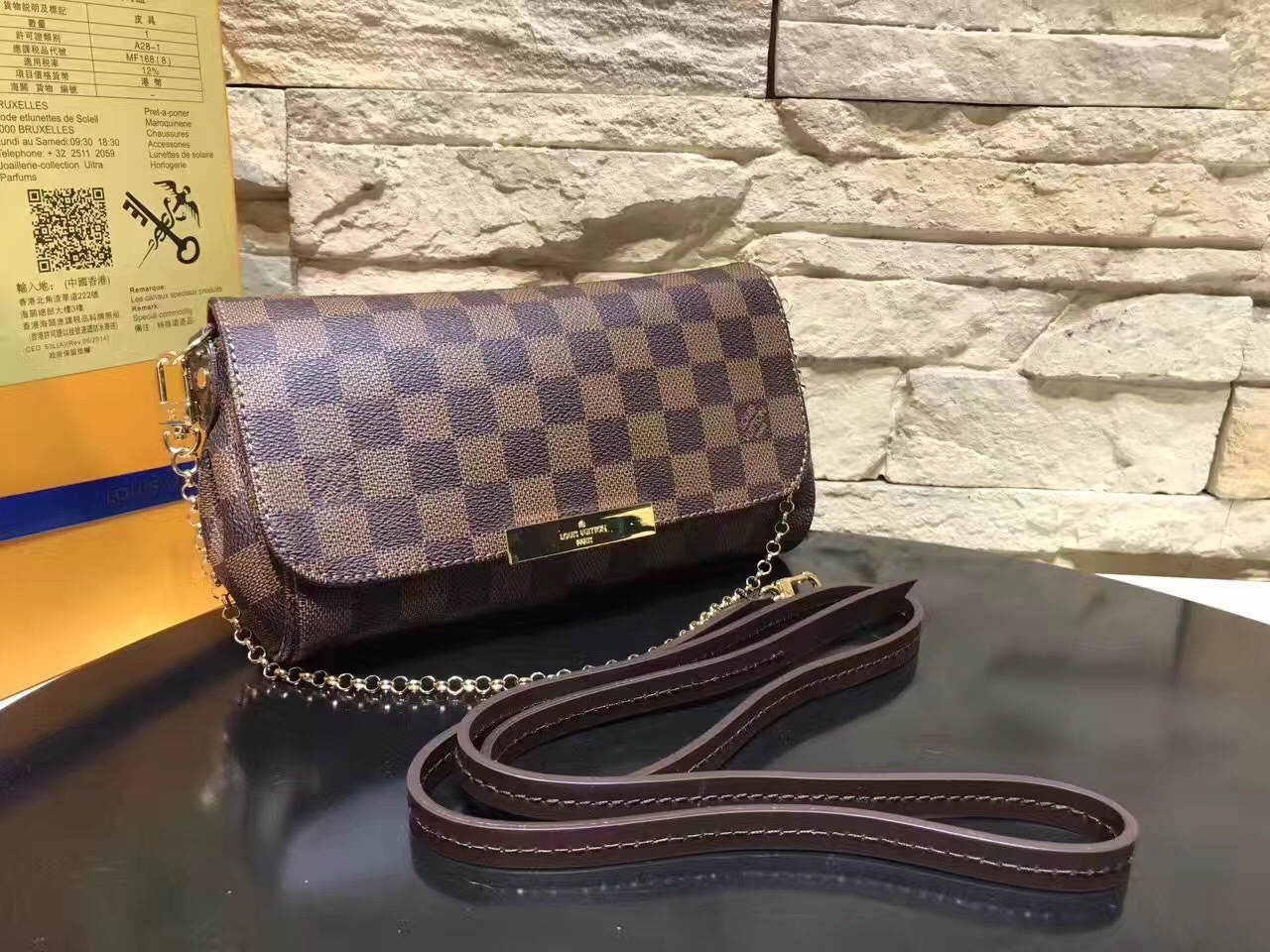 LV Handbag M40717 