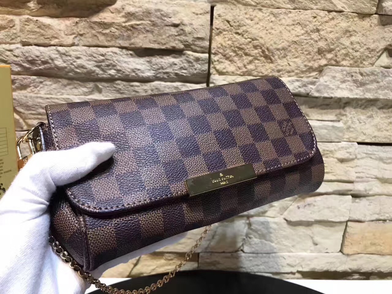 LV Handbag M40717 