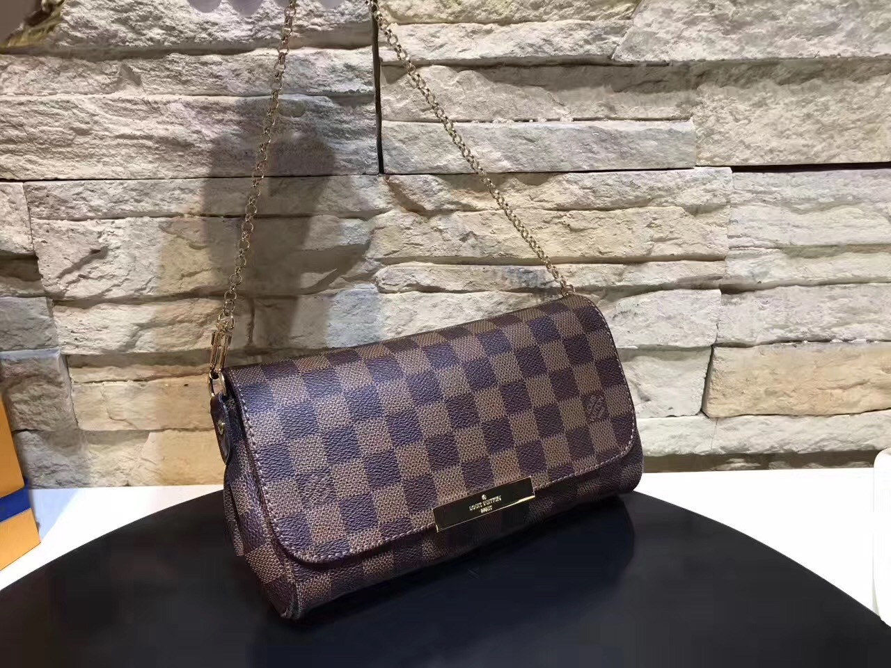 LV Handbag M40717