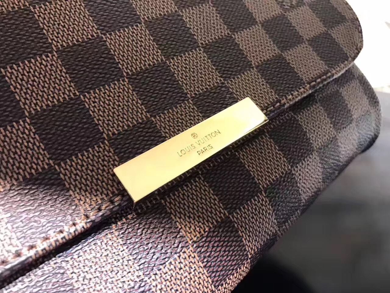 LV Handbag M40718 