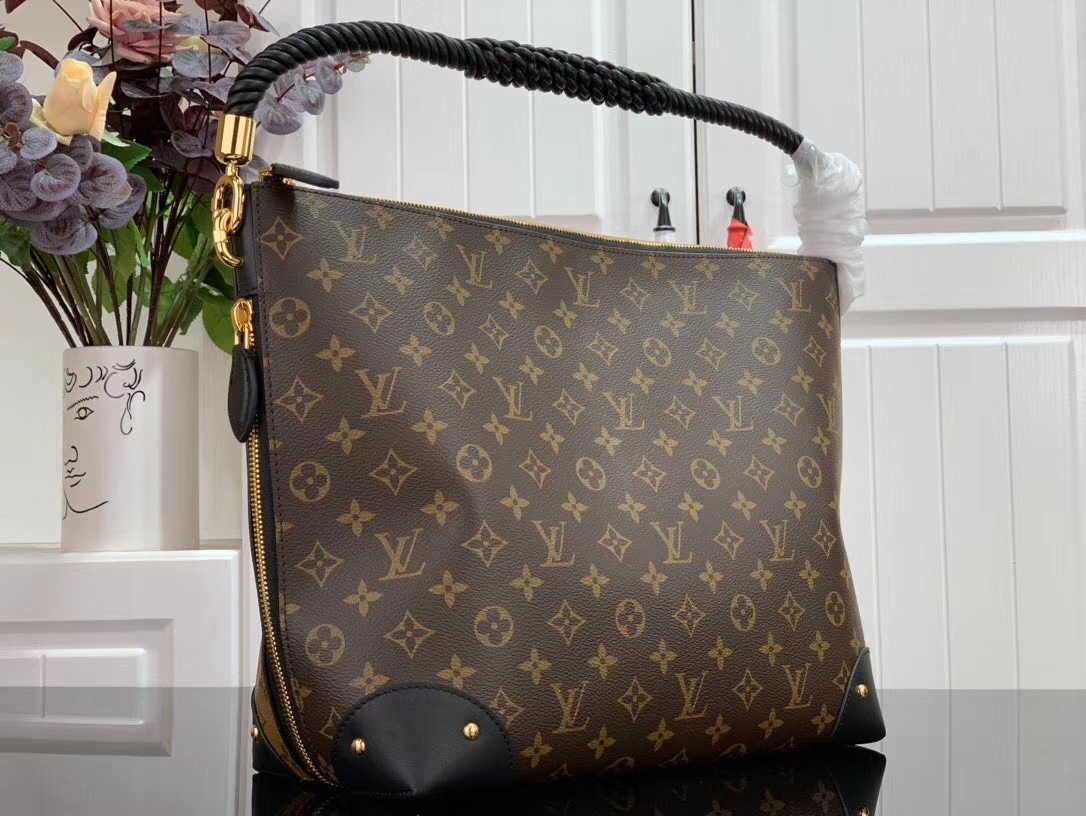 LV Handbag M44130 