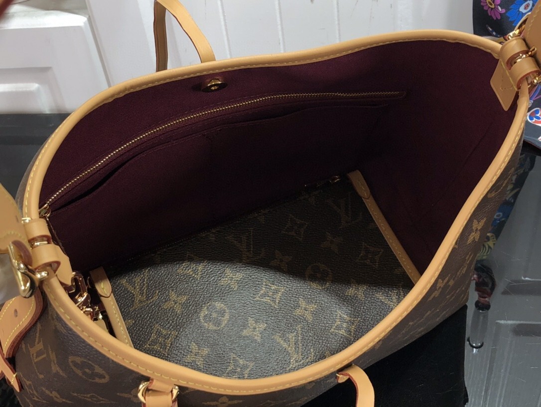 LV Handbag M46203