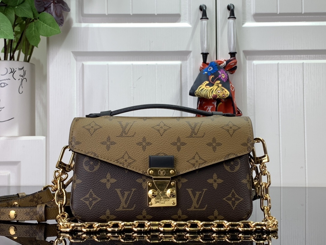 LV Handbag M46279