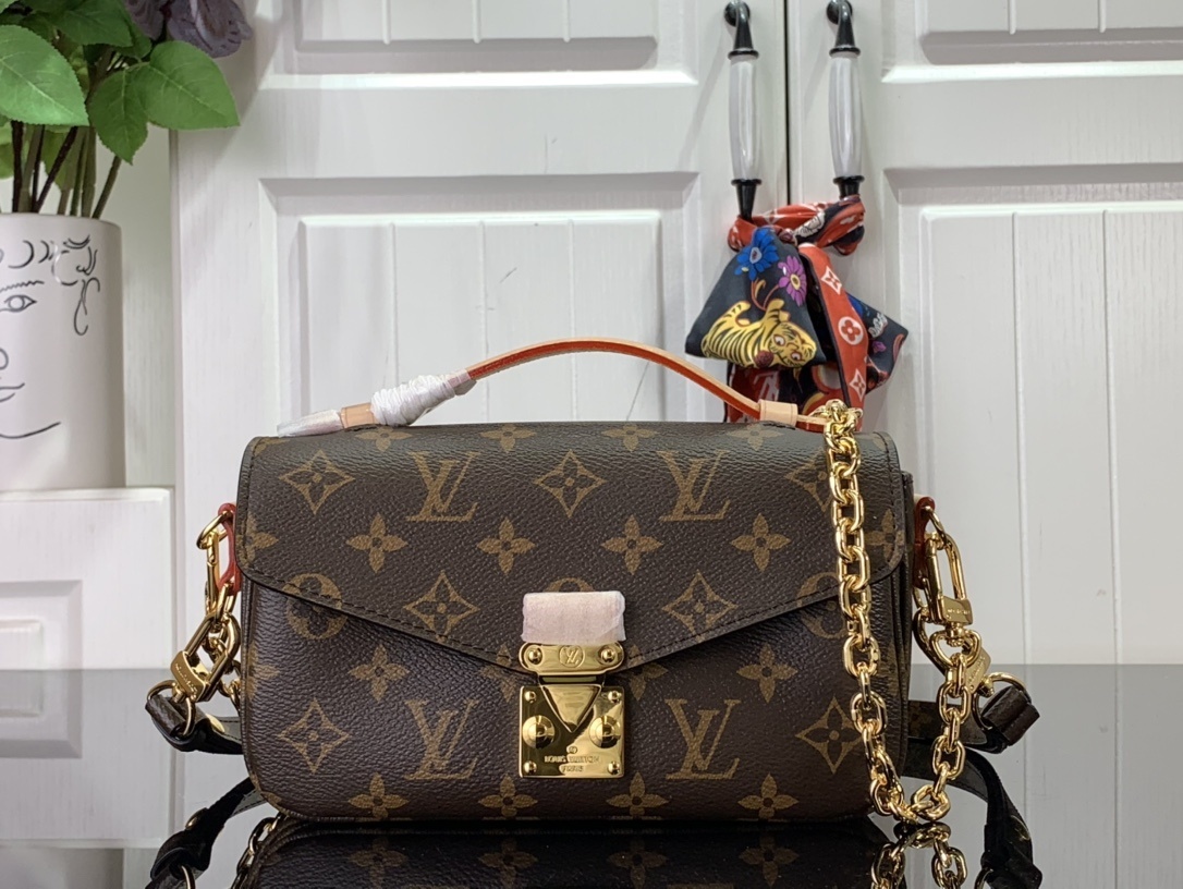 LV Handbag M46279