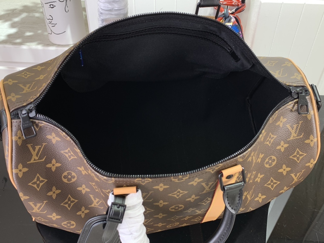 LV Handbag m46703