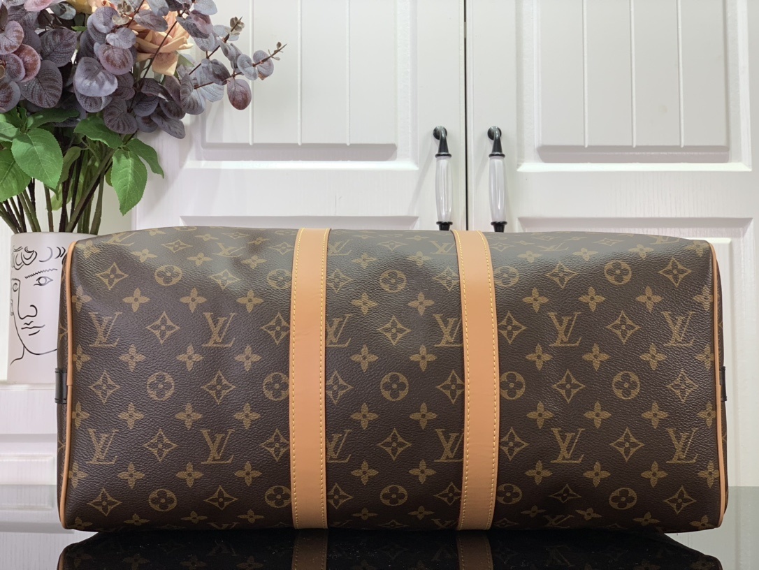 LV Handbag m46703