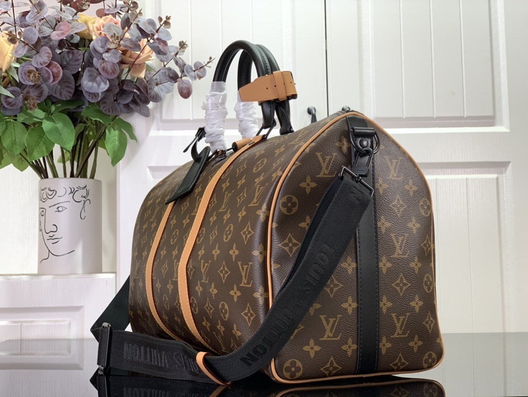 LV Handbag m46703