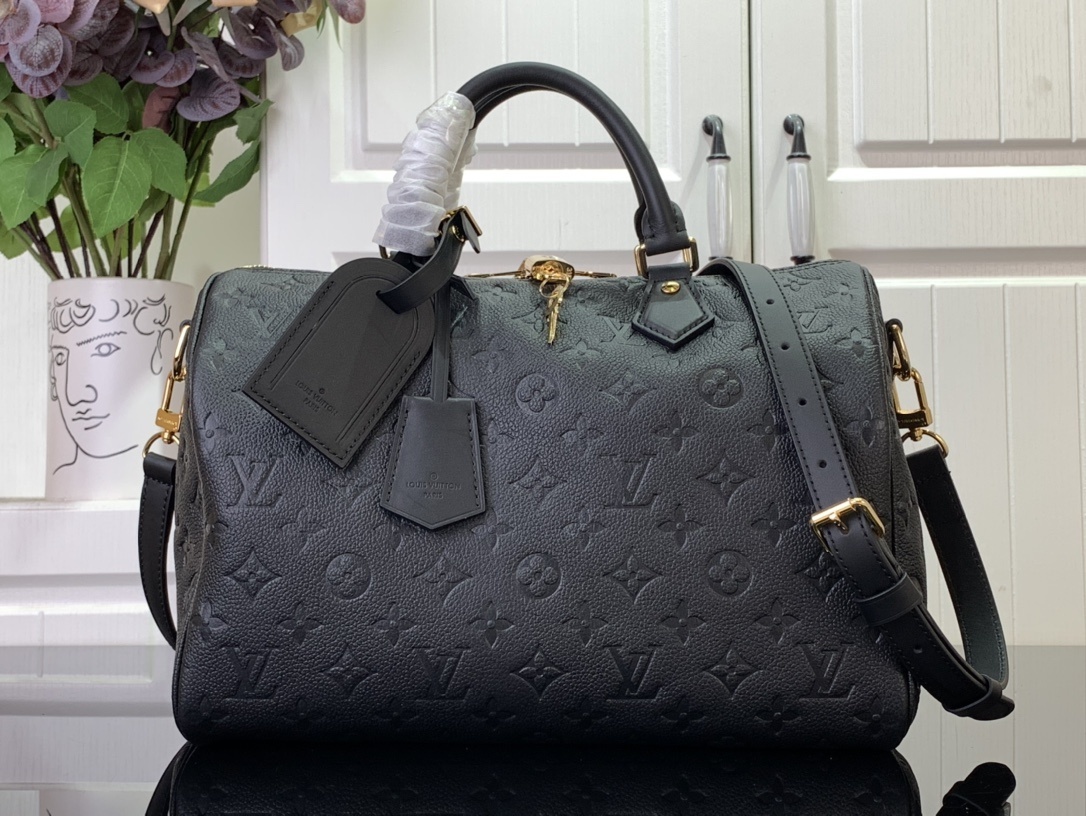 LV Handbag M47186