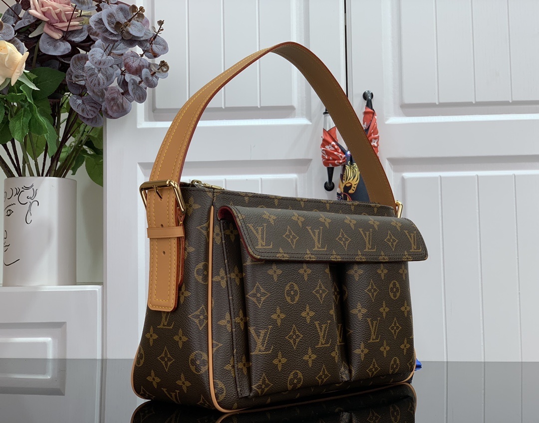 LV Handbag M51160 