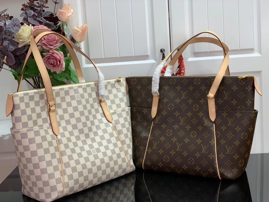 LV Handbag M56689Y 