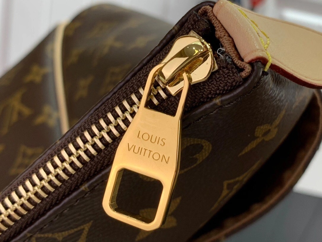 LV Handbag M56689Y 