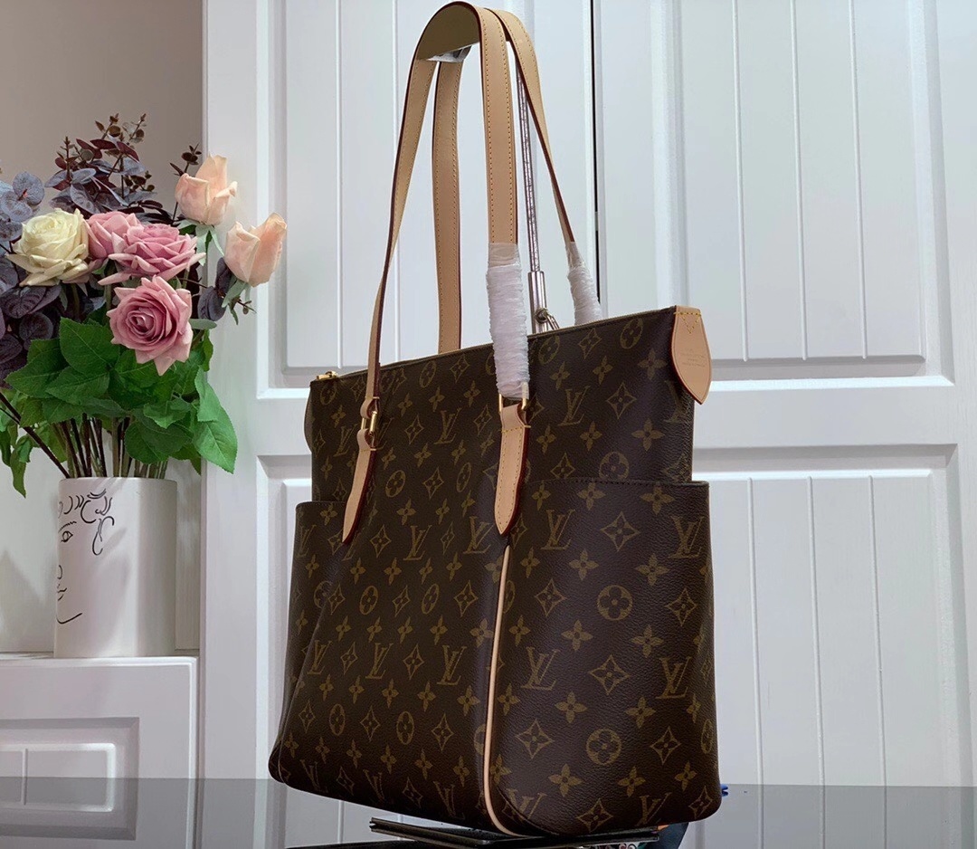 LV Handbag M56689Y 