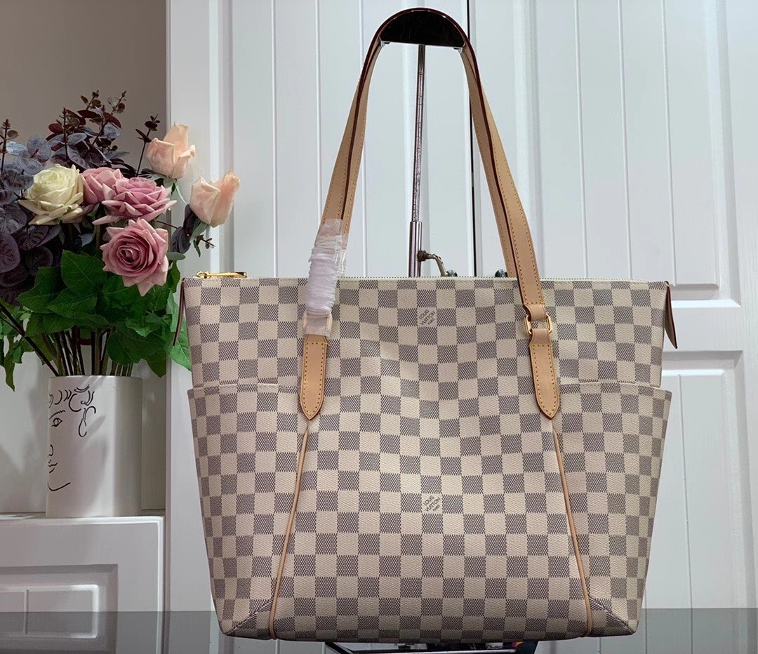LV Handbag M56689Y 