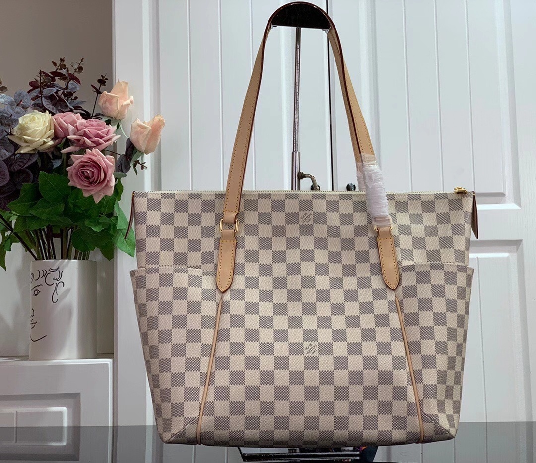 LV Handbag M56689Y 