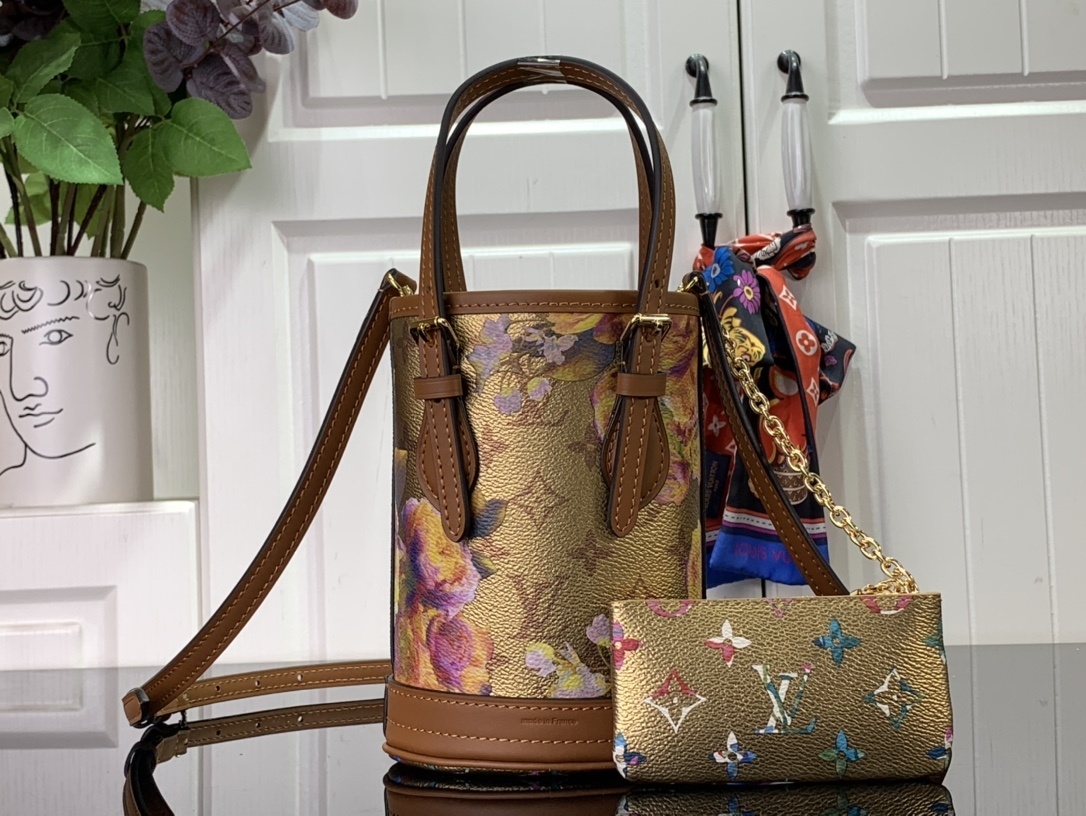 LV Handbag m81724C