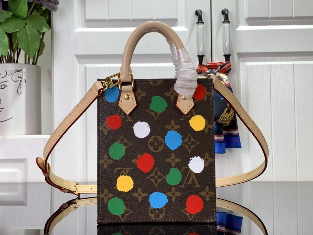 LV Handbag m81867