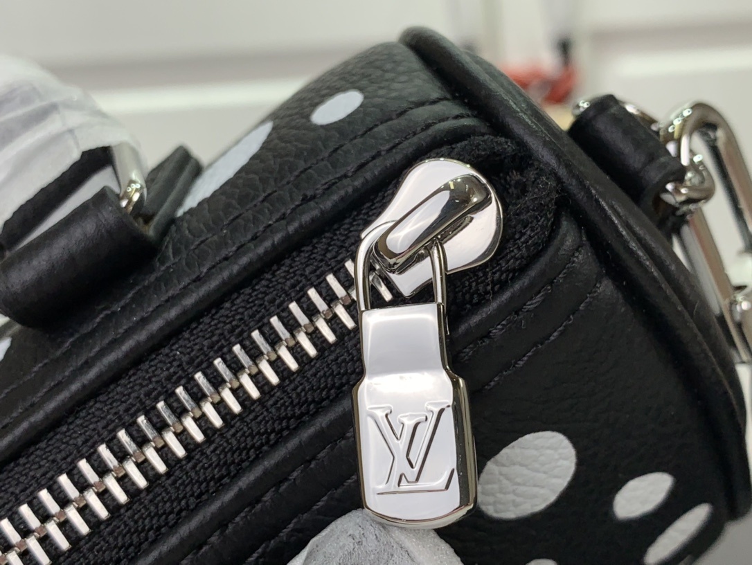 LV Handbag m81910R1