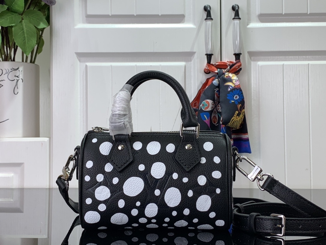 LV Handbag m81910R1