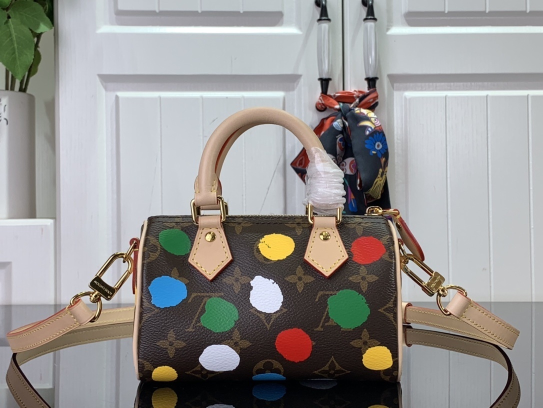 LV Handbag m81979