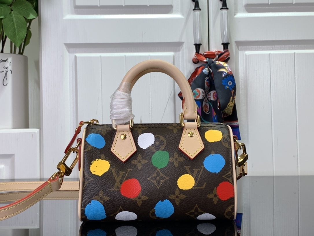 LV Handbag m81979