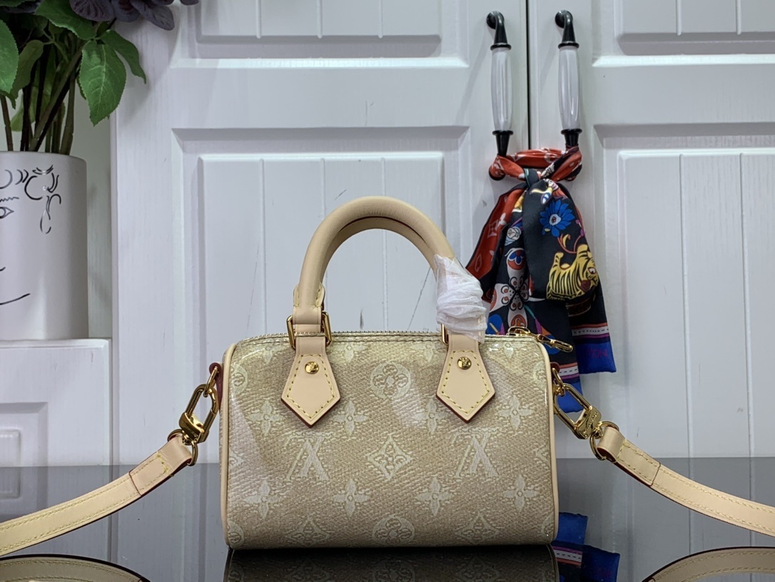 LV Handbag M82242