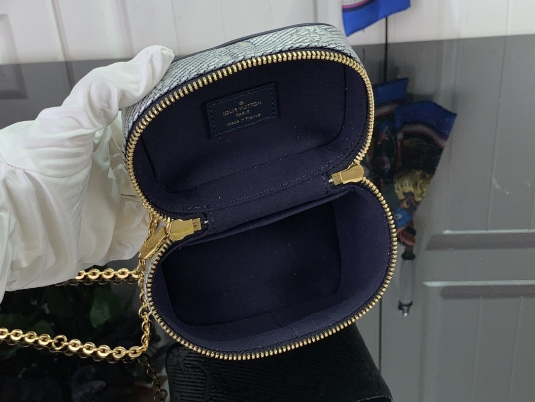LV Handbag M82467