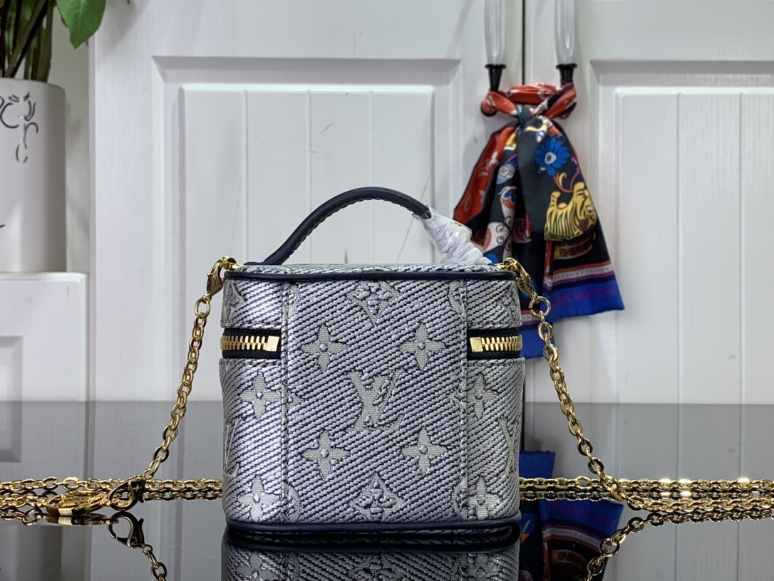 LV Handbag M82467